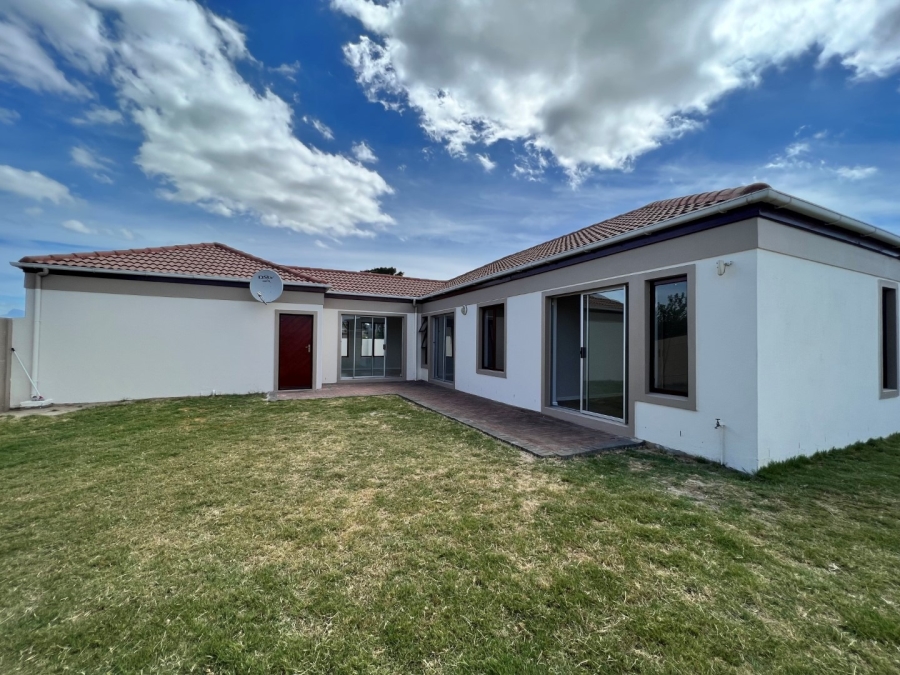 4 Bedroom Property for Sale in Parklands Western Cape